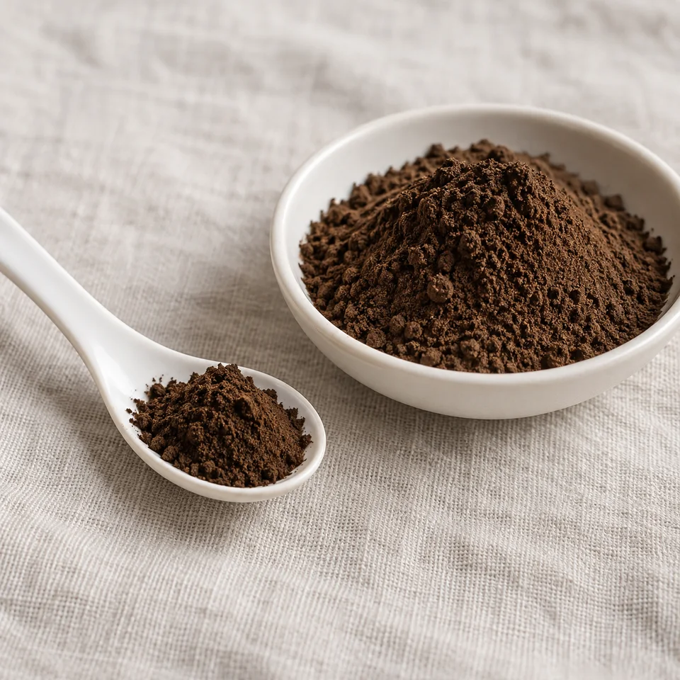 Ceramic spoon and powder bowl for Black Cumin Seed Extract handling discussions